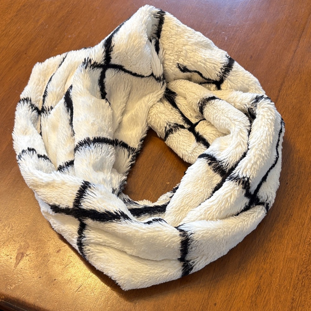 Cozy White and Black Plaid Scarf
